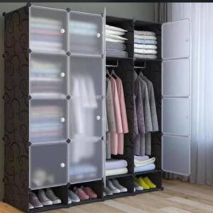 Plastic and flexible wardrobe